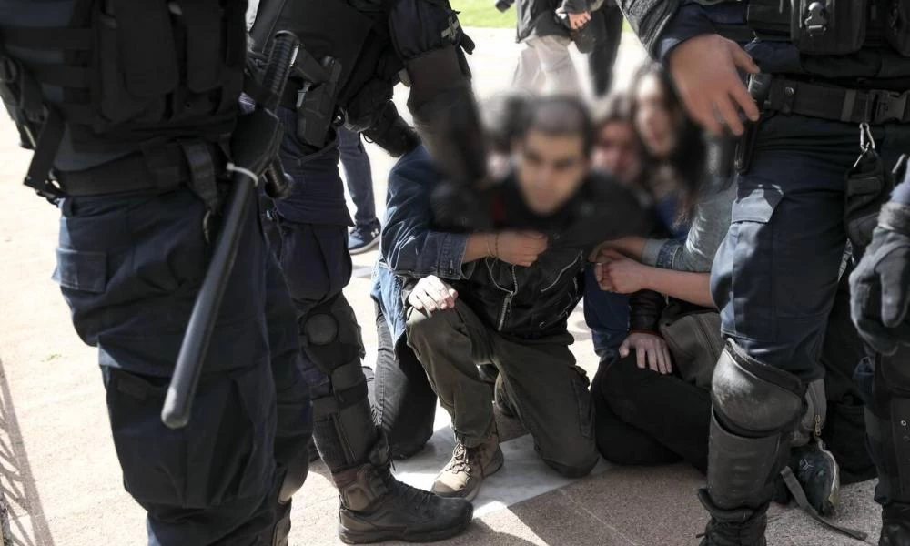 Ένταση στο Σύνταγμα: Ελεύθερος ο γιος του Κουφοντίνα και άλλοι προσαχθέντες